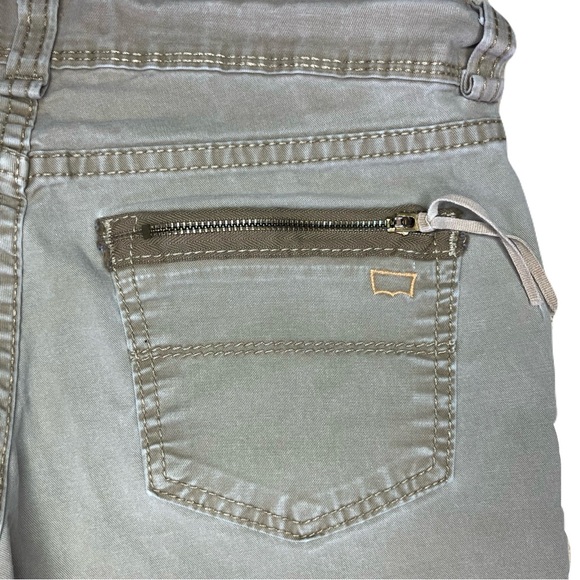 Levi's Women's Too Superlow Skinny Pants - Kaki - Picture 3 of 11